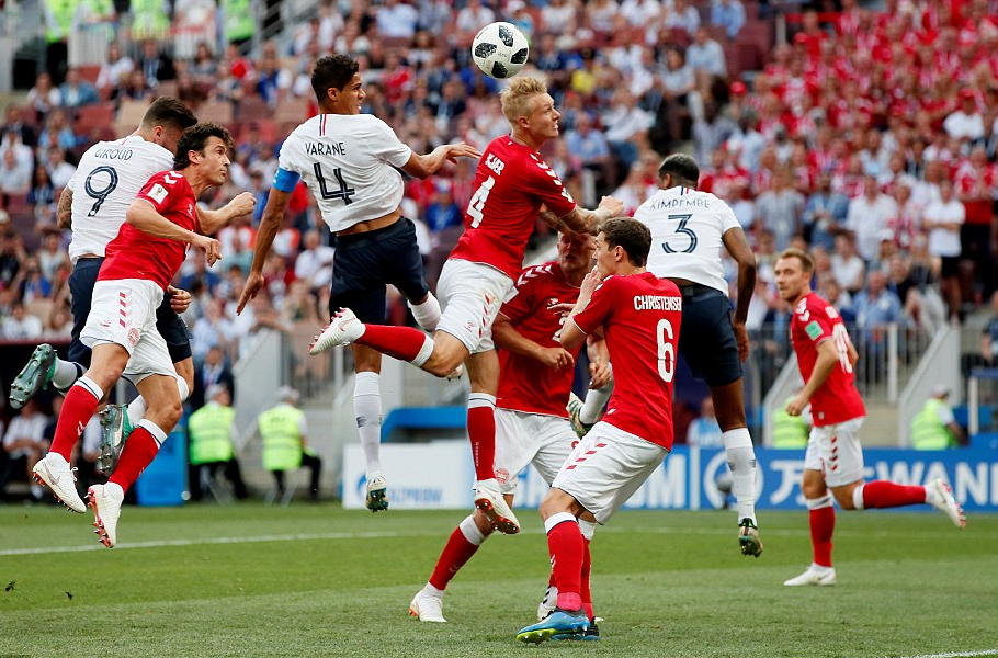 Bảng C: Đan Mạch tiếp bước Pháp vào vòng 1/8